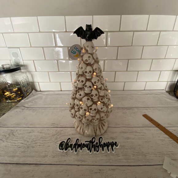 *NWT AtHome Ceramic Skull Skeleton Bat Ceramic Light Up Vintage Inspired Tree - Picture 9 of 9